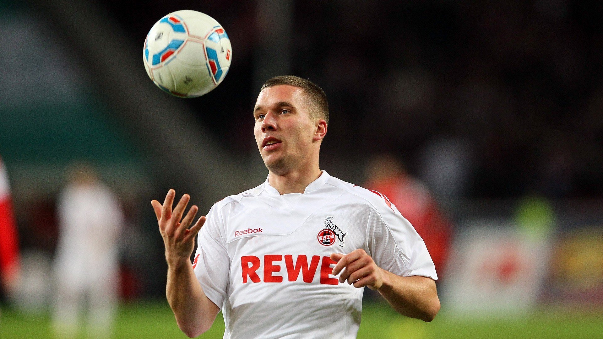 维克托·文班亚马为法国男篮在奥运热身赛中砍下24分