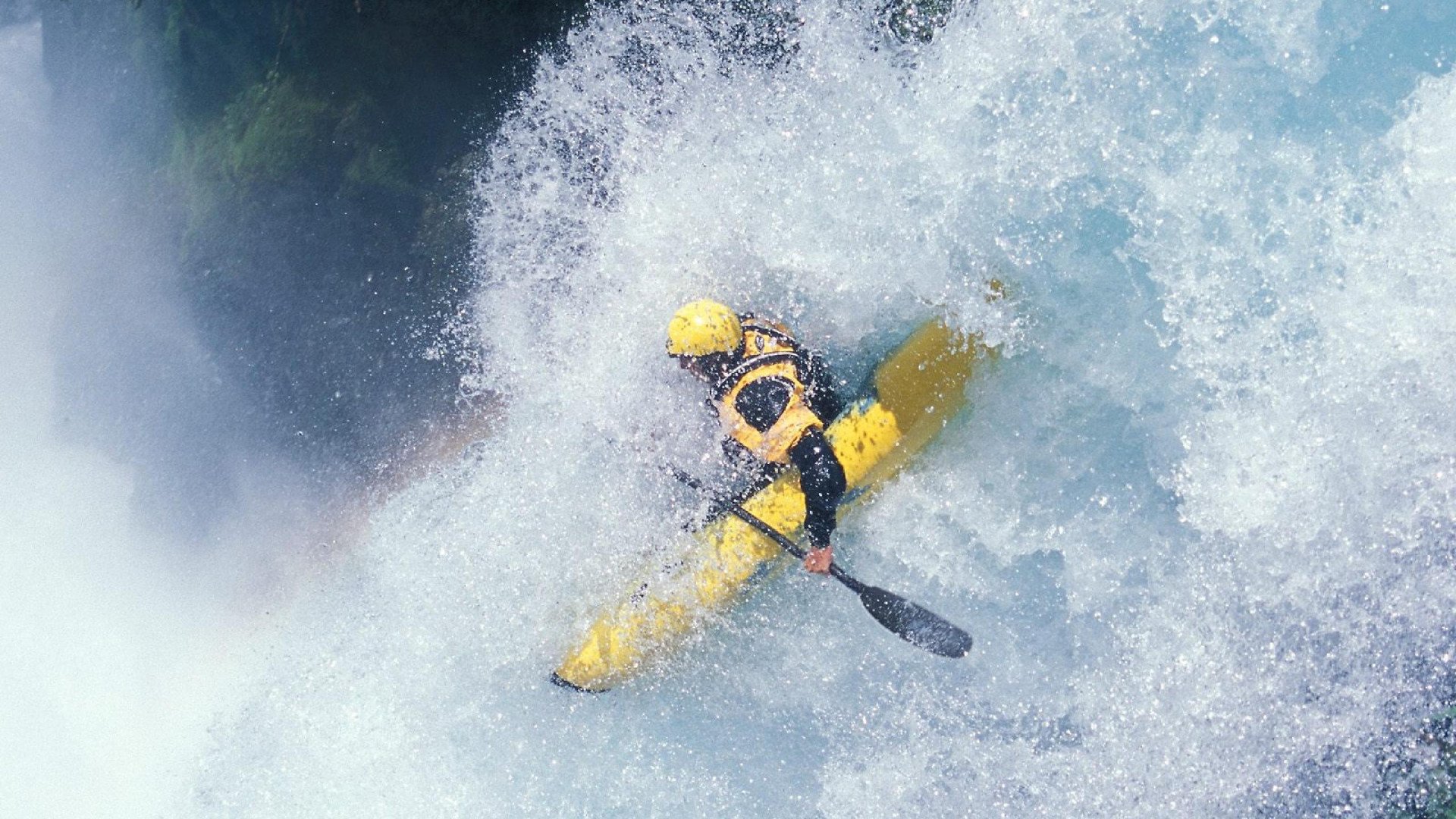 “逆风冲刺：车手在不利条件下的逆袭奇迹”，逆风车比赛视频